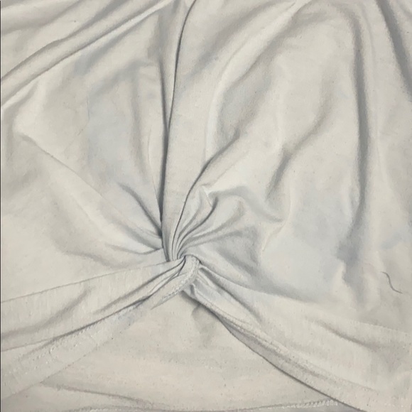 White cropped with floral laced sleeves - Picture 4 of 4